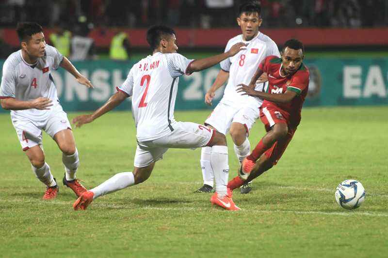 Pukul dan Tendang Wasit, Todd Ferre dan Anak Jacksen Tiago Dilarang Bertanding Selama Setahun