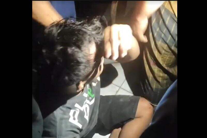 Tepergok Mencuri, Maling di Cengkareng Bonyok Ditinju Warga