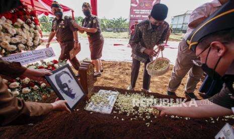 Makam Mantan Jaksa Agung Dipindahkan