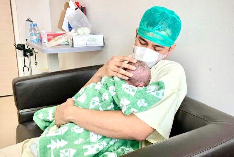 Alhamdulillah, Nagita Slavina Melahirkan Anak Kedua, Tatapan Mata Raffi Ahmad ke Bayi Penuh Arti