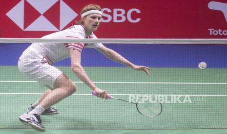 Antonsen Mundur, Jonatan Christie Melenggang ke Semifinal