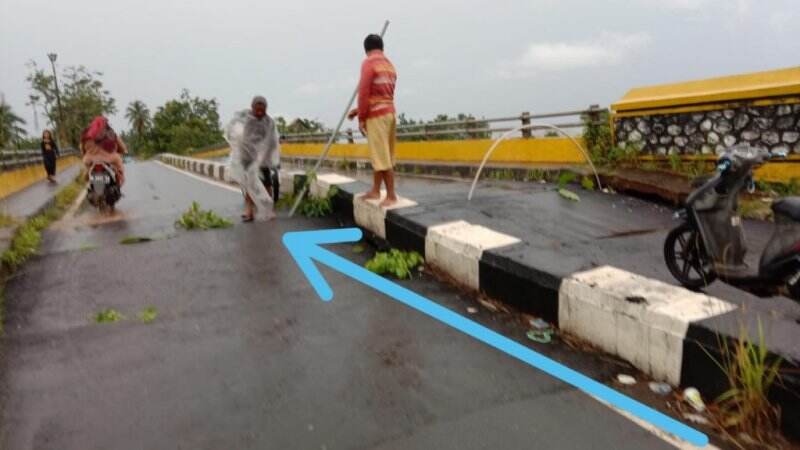 Oprit Jembatan Jalan Raya Wisata Takisung Retak, Awas Ambruk!