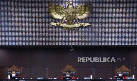 Ringkasan Putusan: UU Cipta Kerja Inkonstitusional Bersyarat