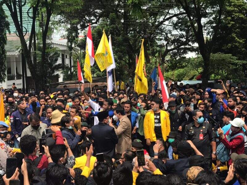 Ambigunya Putusan MK Soal UU Ciptaker: Inkonstitusional, Tapi Masih Berlaku
