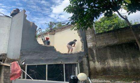 Pemilik Bangunan di Atas Saluran Kemang Diberi Waktu Sepekan
