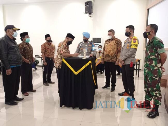 Pemkab Malang dan Polisi Ajak Calon Kades Deklarasi Damai