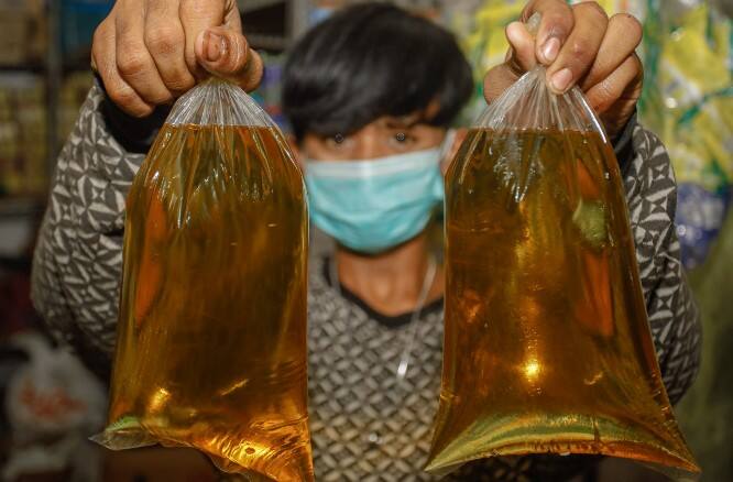 Pemerintah Diminta Cabut Aturan Larangan Penjualan Minyak Goreng Curah