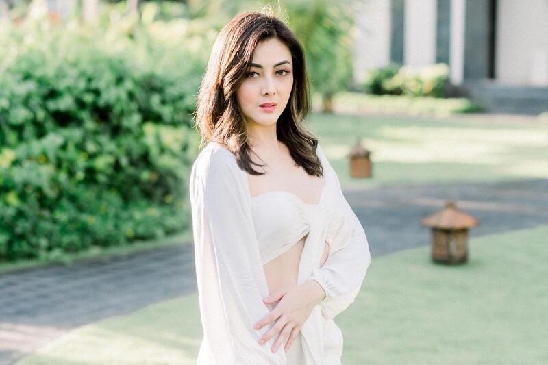 Dhena Devanka Bongkar Penyebab Perceraian dengan Jonathan Frizzy, Ada Wanita Lain?