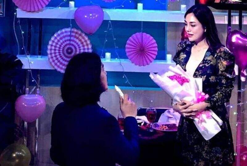 Geger! El Rumi Berlutut Lamar Celine Evangelista Janda Cantik Stefan William