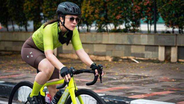 Wulan Guritno Gowes Menyusuri Sawah, Netizen: Bidadari Tercantik!