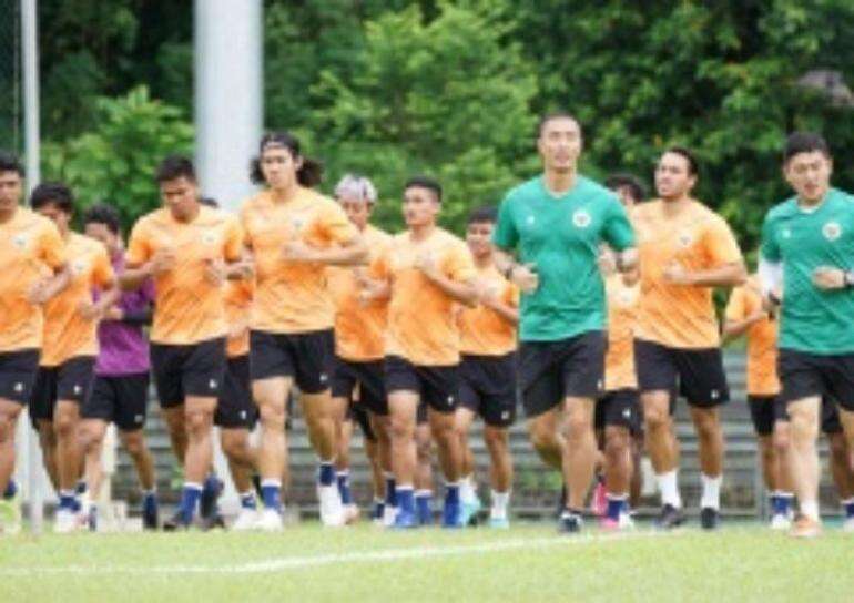 Jelang Piala AFF, Timnas Indonesia Gelar Latihan Perdana Di Singapura