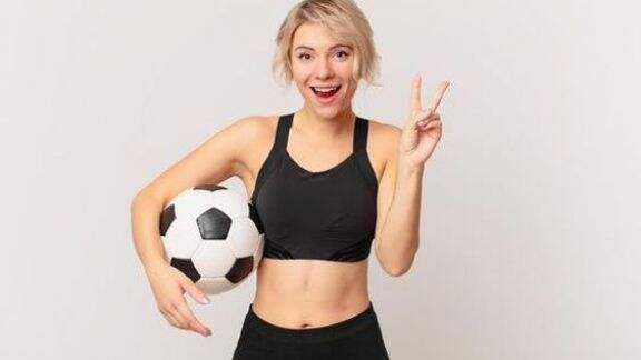 Sepak Bola untuk Wanita? Why Not! Simak 5 Manfaatnya Sekarang Juga Beauty!