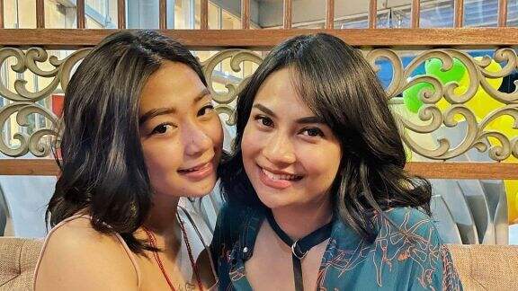 Borok Makin Terbongkar, Mayang Ketahuan ‘Bungkus’ Setas Baju dan Krim Perawatan Vanessa Angel di Hari Pemakaman