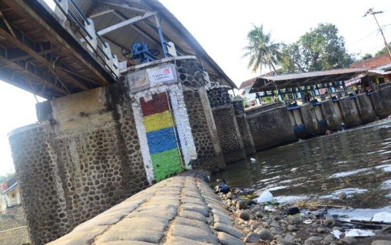 Ibu Kota Diguyur Hujan, Tiga Pintu Air di Jakarta Berstatus Waspada