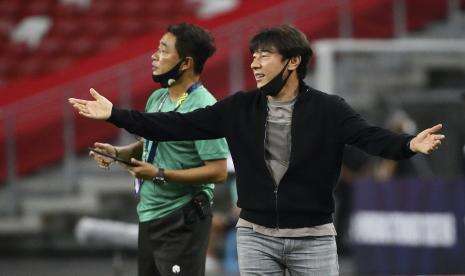 Shin Tae-yong Beberkan Alasan Ia Ngamuk ke Bench Singapura