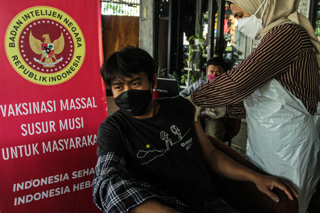 Kebut Target Vaksinasi COVID-19, Sumsel Buka Sentra Vaksin 24 Jam