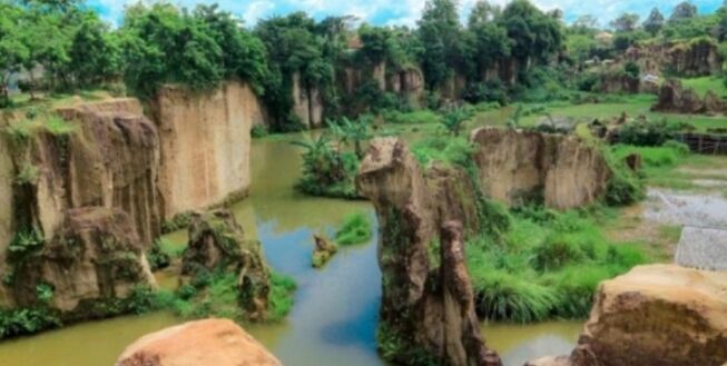 Wisata Tebing Koja Tangerang, ‘Kandang Gozilla’ yang Eksotik