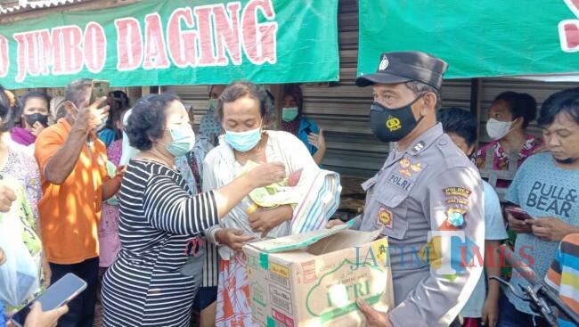 Warga Tulungagung Geger, Temukan Bayi Dibuang di Warung Bakso