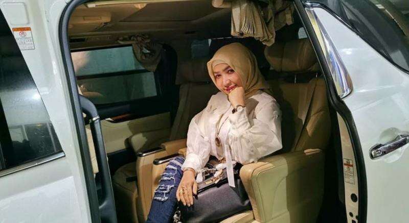 Roro Fitri Nangis Izin Nikah dengan Duda Lebih Tua 10 Tahun
