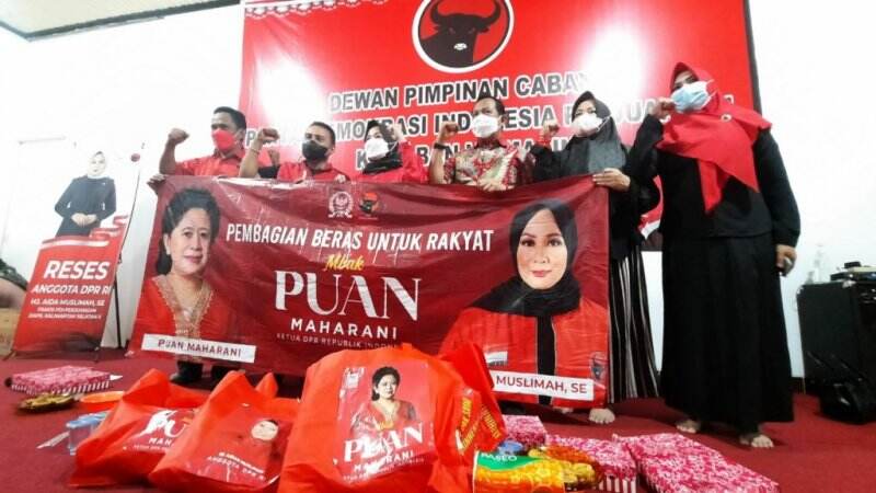 Ada Paket Sembako Puan Maharani Saat Anggota Fraksi PDIP DPR RI Reses di Kalsel