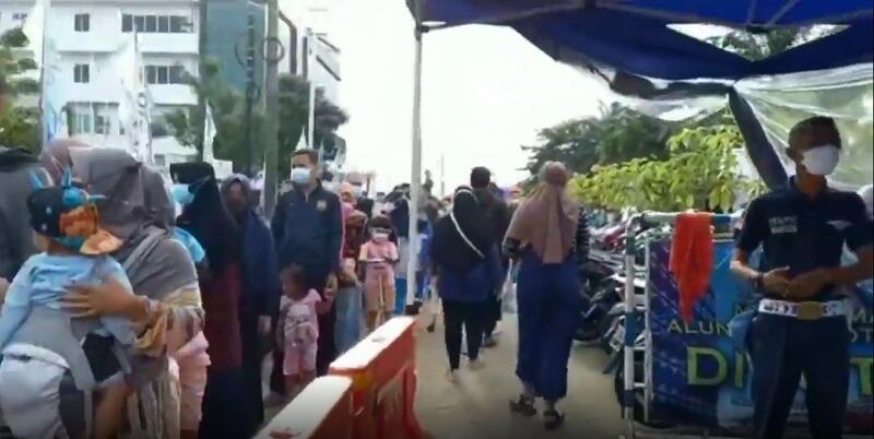 Baru Dibuka Kembali, Alun-alun Depok Diserbu Warga Sejak Pagi