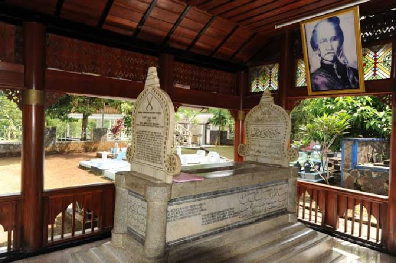 Gubernur Jabar Ridwan Kamil: Makam Pahlawan Aceh Cut Nyak Dhien Selalu Dirawat