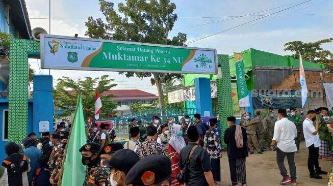 PCINU Tiongkok Bagi-Bagi Alat Kesehatan di Muktamar NU