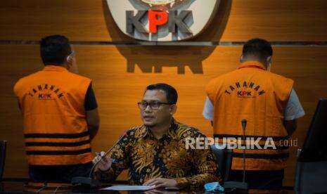 KPK Periksa Mantan Suami Eks Bupati Tabanan