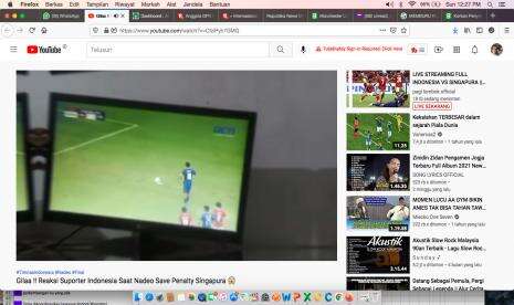 Luar Biasa, Ini Video Satu Kampung Histeris Lihat Penalti Singapura Gagal