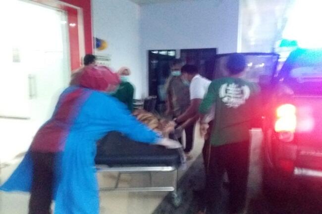 Dua Bocah di Pemalang Tersambar Petir saat Main Bola, Satu Tewas