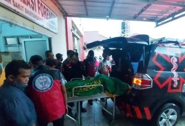 Ojol Perempuan Tewas Terseret Banjir, Nyakut di Gorong-Gorong