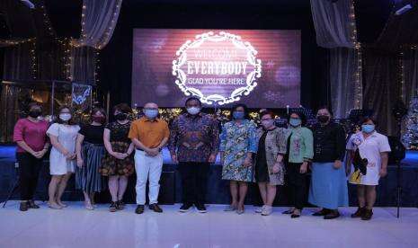 Gobel Hadiri Natal: Mari Kita Bergandeng Tangan