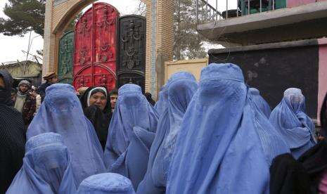 Taliban Keluarkan Pedoman Perjalanan Bagi Perempuan