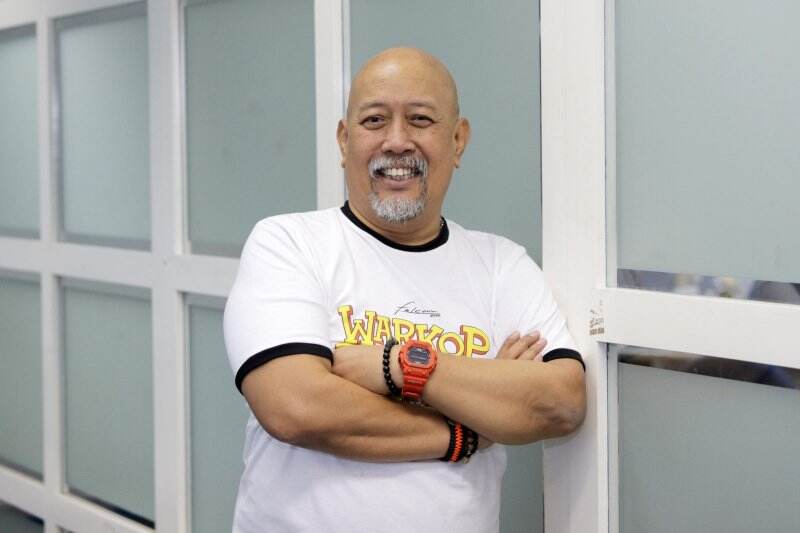 Penjelasan Indro Warkop Kenapa Suka Membawa Termos ke Lokasi Syuting