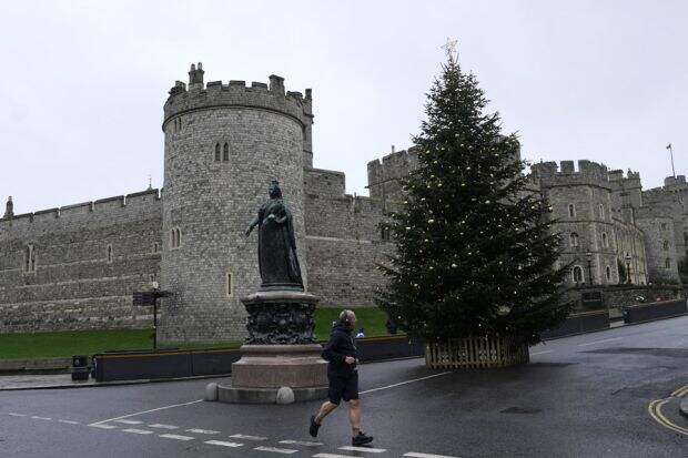 Penyusup Bersenjata Panah Terobos Kastil Windsor Saat Ratu Elizabeth II Bersiap Rayakan Natal