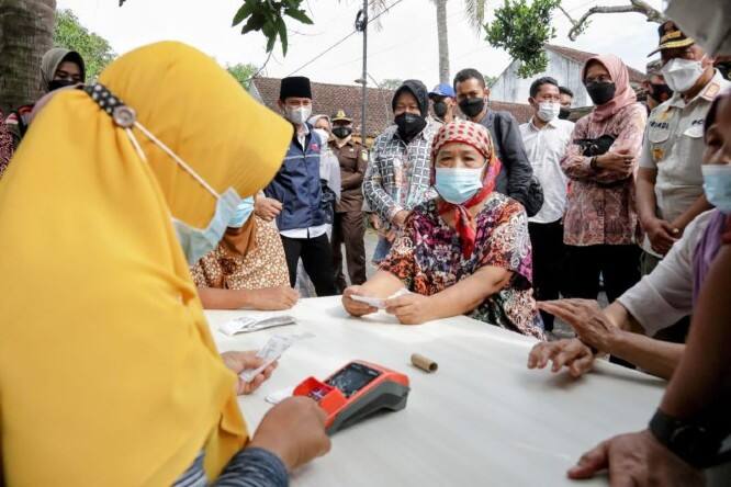 Mensos Ingatkan Bank Himbara Percepat Pencairan Bansos Akhir Tahun