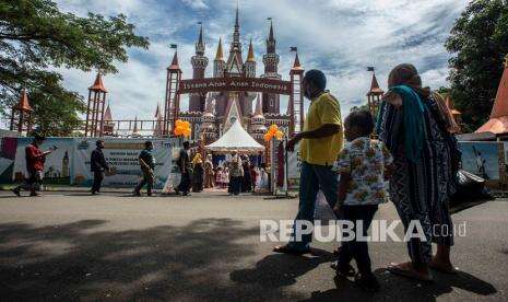 Pengunjung TMII pada Liburan Natal 15 Ribu Orang