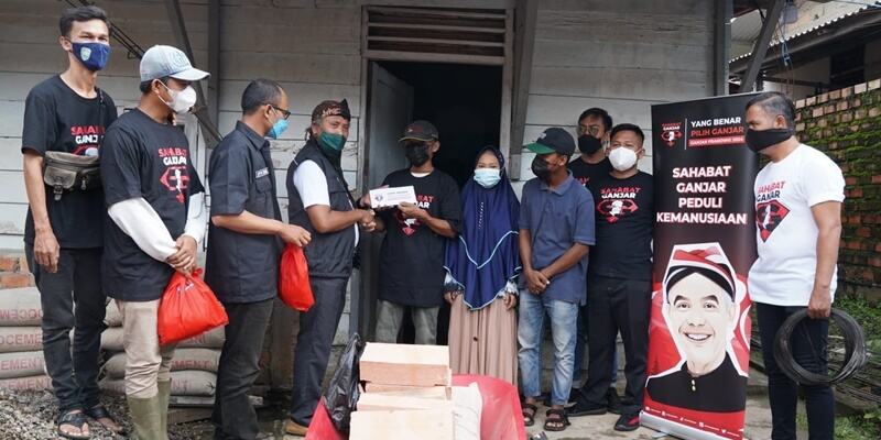 Relawan Ganjar Tutup Akhir Tahun dengan Berbagi ke Sesama