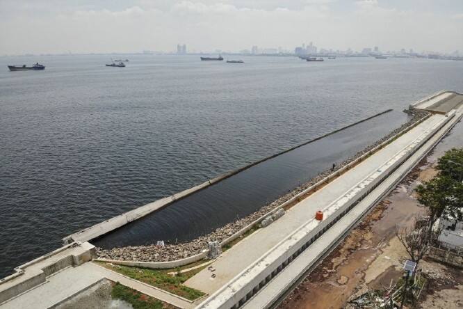 Pemprov DKI Selesaikan 12,6 Km Tanggul Pantai NCICD