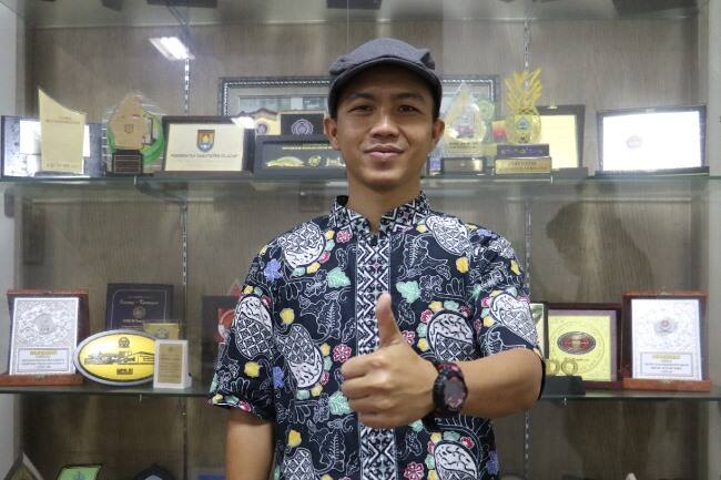 Dosen Berusia 28 Tahun Ini Raih Gelar Doktor dengan Predikat Cumlaude