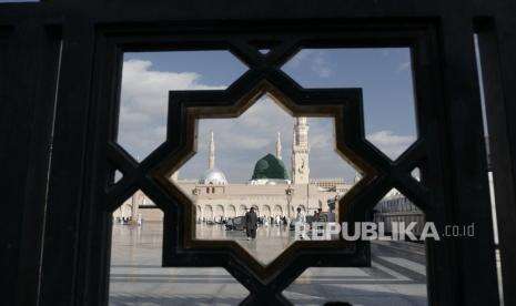Menyayangi Sehebat Nabi, Mencintai Sejantan Ali
