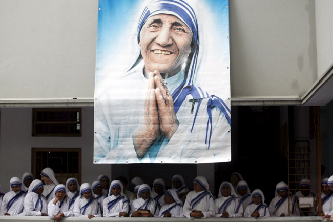 Hadiah Natal Terkejam, Bekukan Rekening Amal Bunda Teresa, Serukan Bantai 2 Juta Muslim