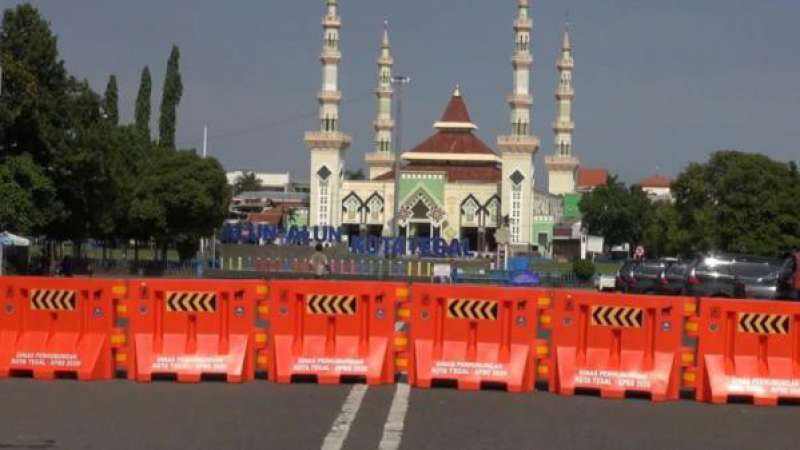 Tutup Semua Alun-alun saat Malam Tahun Baru, Tapi Persilakan Mal dan Restoran Buka