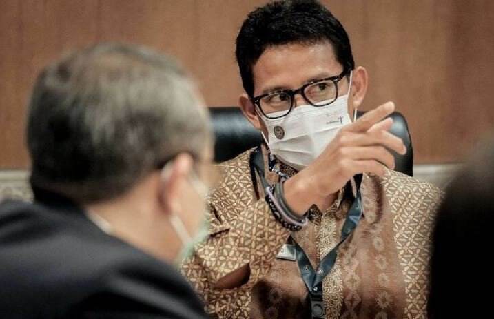 Omicron 8 Kali Lebih Menular Ketimbang Delta, Sandiaga Minta Pelaku Perjalanan Luar Negeri Tertib Karantina