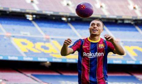 Arsenal Tertarik Datangkan Bek Kanan Barcelona Sergino Dest