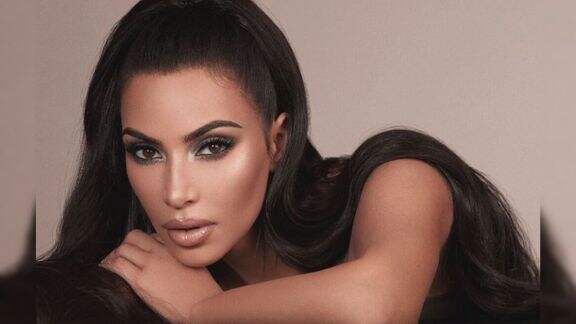 Nyeleneh Banget! Ternyata Ini Lho Tips Awet Muda Ala Kim Kardashian...