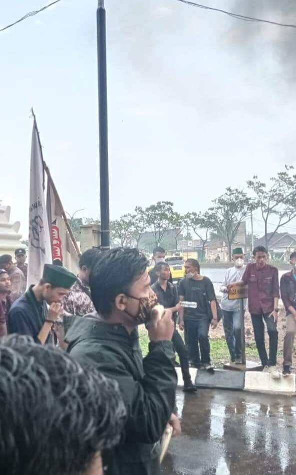 Mahasiswa Sebut Sikap Arogan Wahidin Halim Pemicu Buruh Duduki Ruang Kerja Gubernur Banten