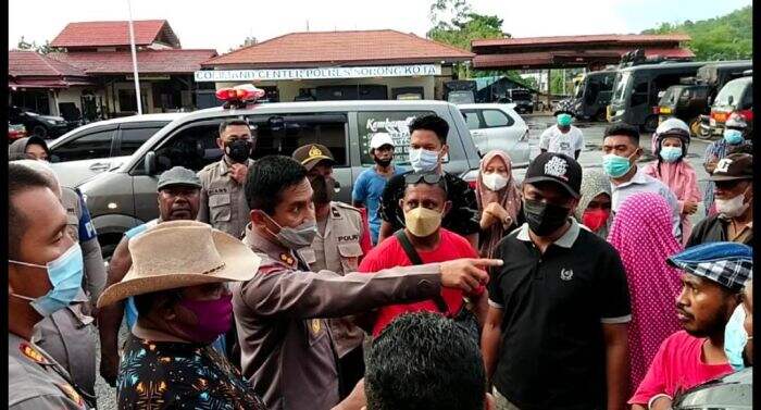 Jenazah Korban Pembunuhan Dibawa ke Mapolresta Sorong Kota, Kapolres: Kita Akan Tangkap Pelakunya!