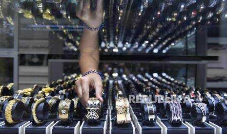 Harga Emas Antam Hari Ini Naik Jadi Rp 934 Ribu per Gram