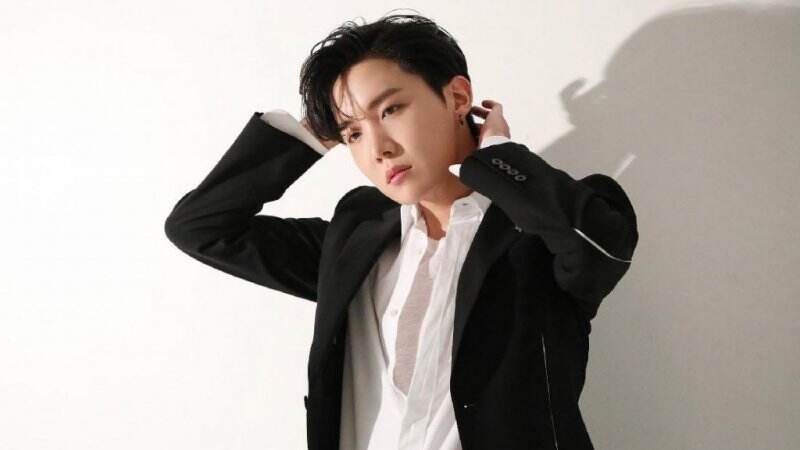 4 Alasan yang Membuktikan Bahwa J-Hope “Boyfriend Material”